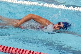 Swimming is an effective means of rest and recovery for senior triathletes