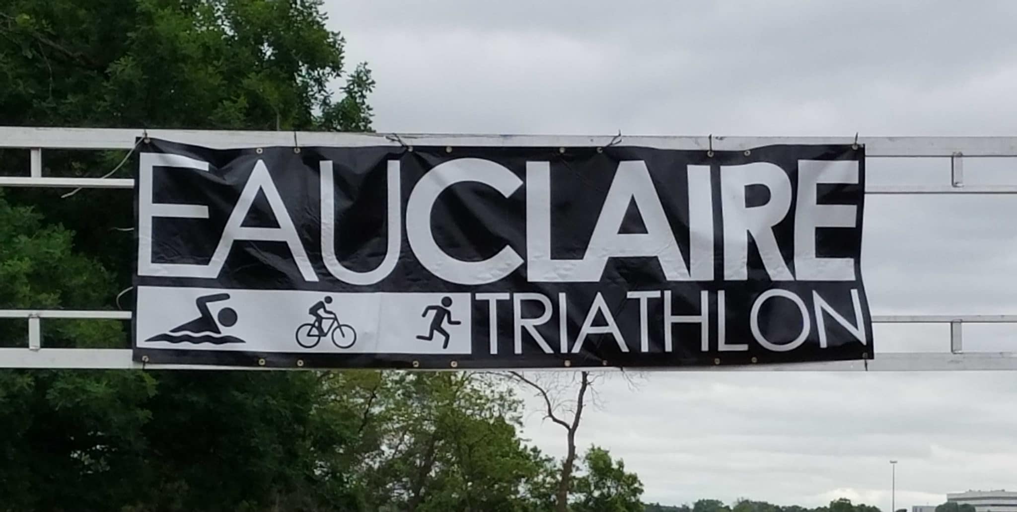 Eau-Claire-Triathlon-finish-line