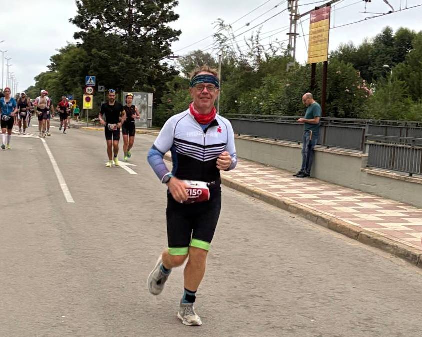 Laurent Labbe on run at the 2024 Ironman Barcelona, his first Ironman done while undergoing cancer treatment